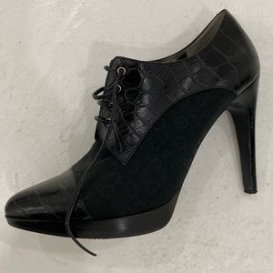 Guess heeled booties worn once